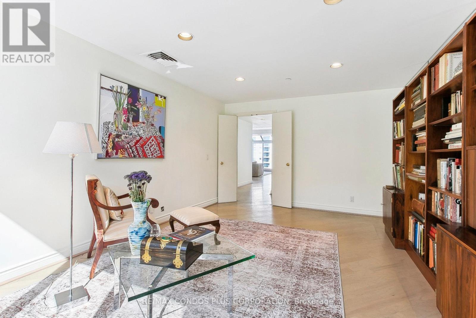 1013 - 211 Queens Quay W, Toronto, Ontario  M5J 2M6 - Photo 17 - C12056862