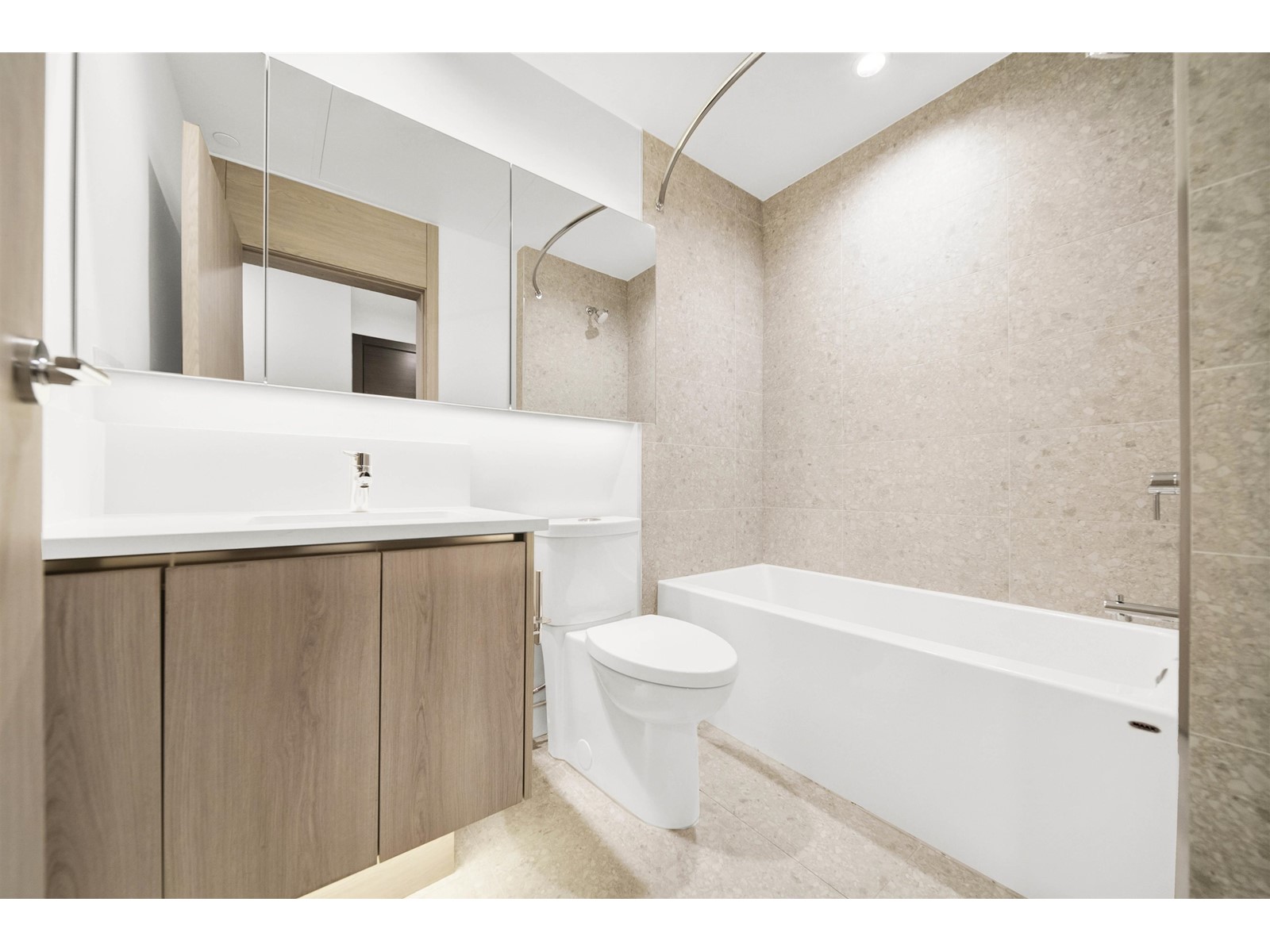 4004 10750 135a Street, Surrey, British Columbia  V3T 4E2 - Photo 9 - R2984911