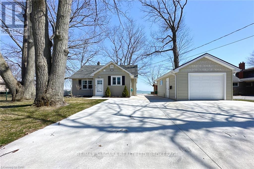 Property at 15 OAKRIDGE CRESCENT image 3