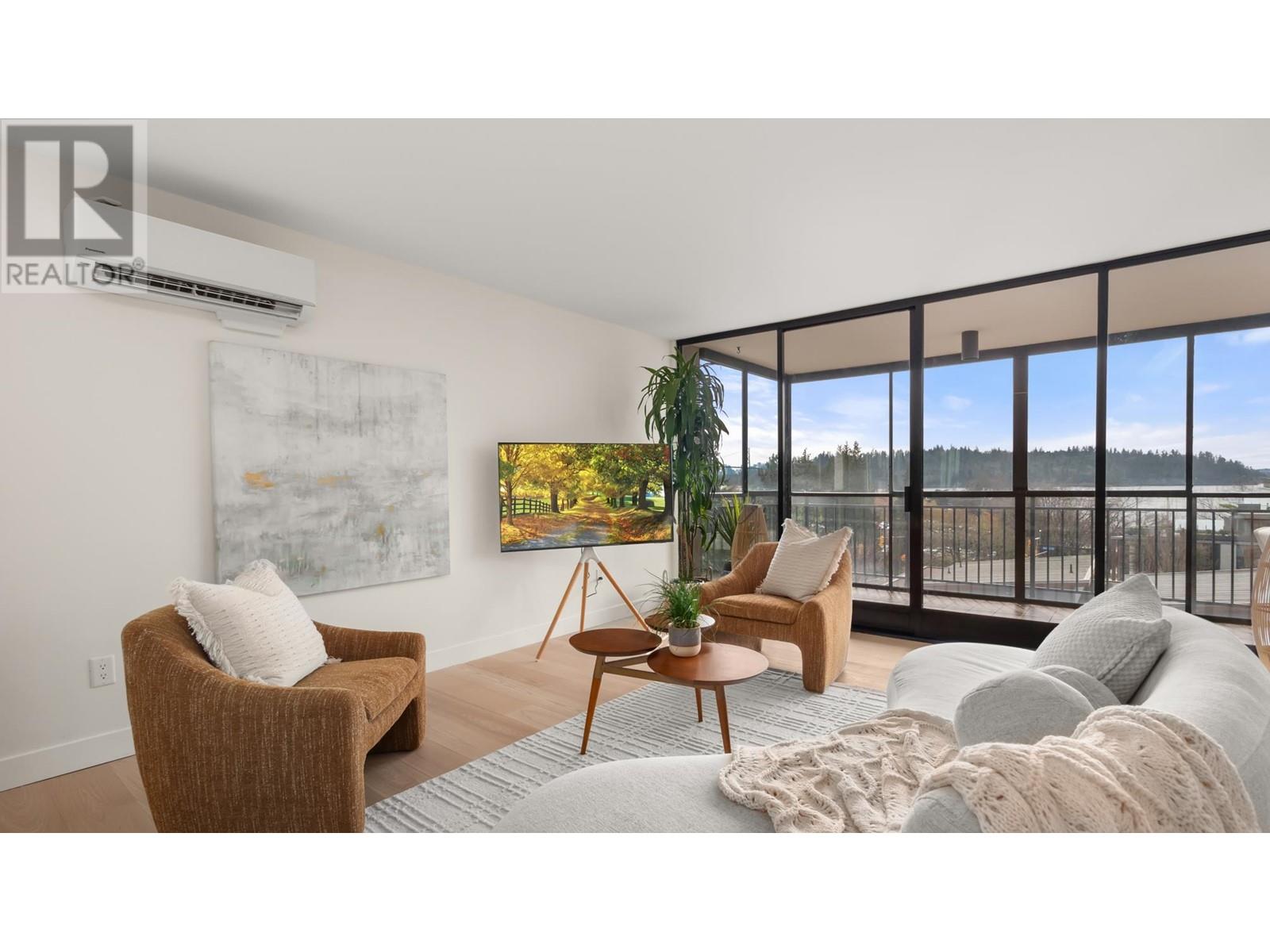 401 475 13th Street, West Vancouver, British Columbia  V7T 2N7 - Photo 4 - R2985323