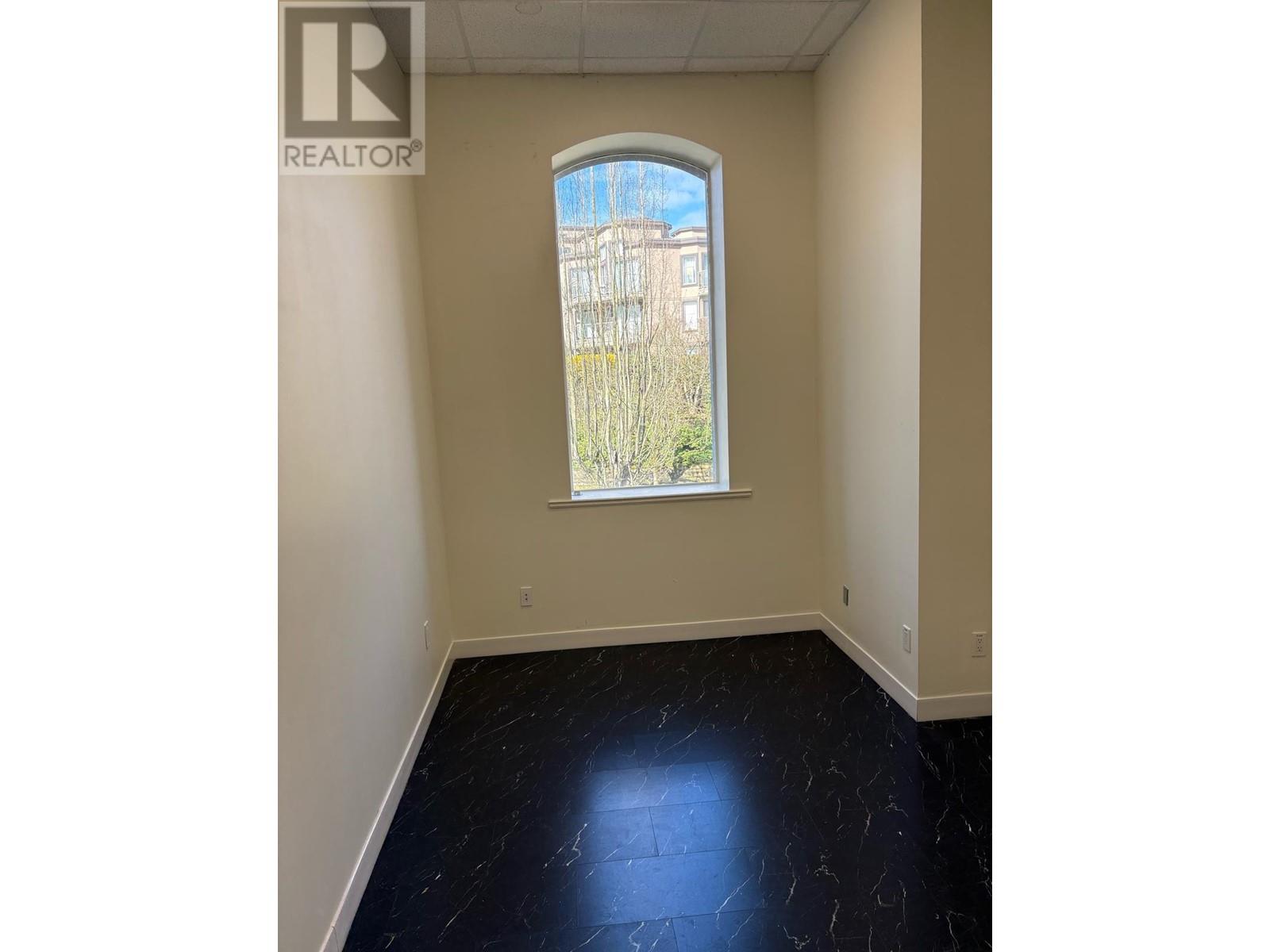 213 319 GOVERNORS COURT, New Westminster, British Columbia