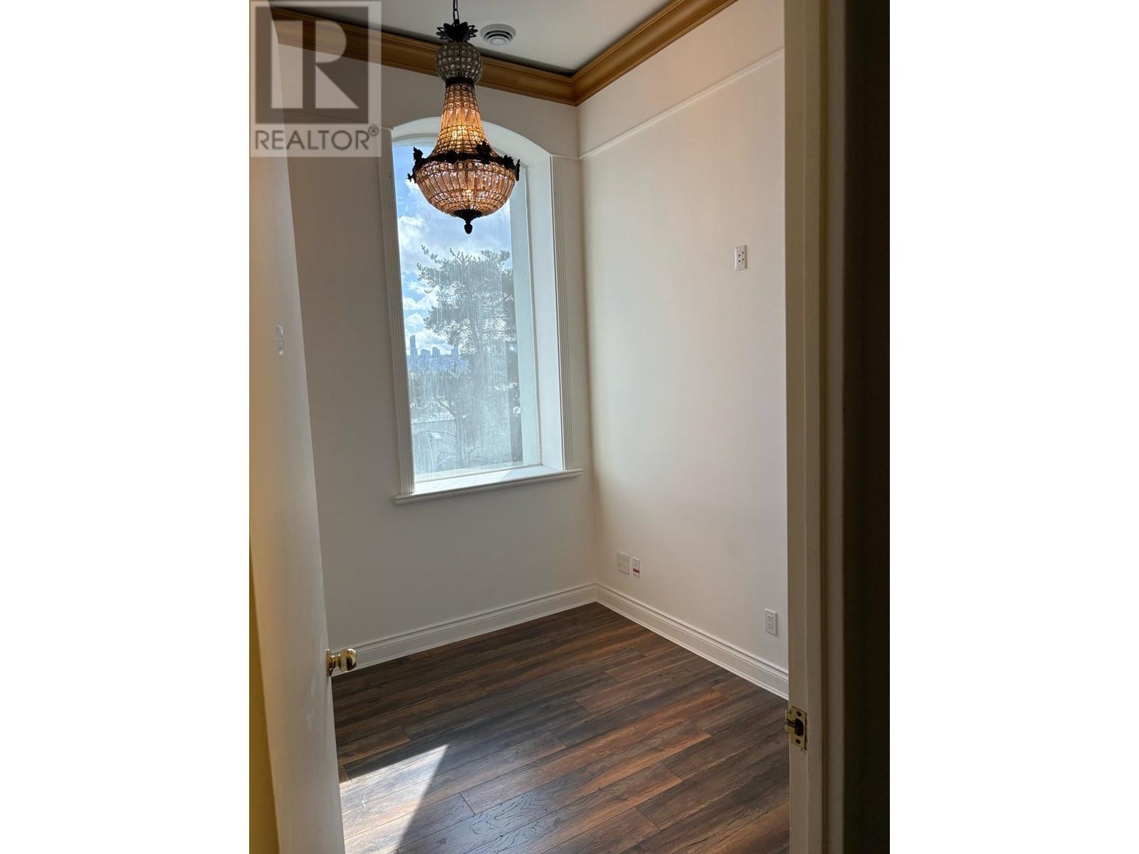 203 319 GOVERNORS COURT, New Westminster, British Columbia
