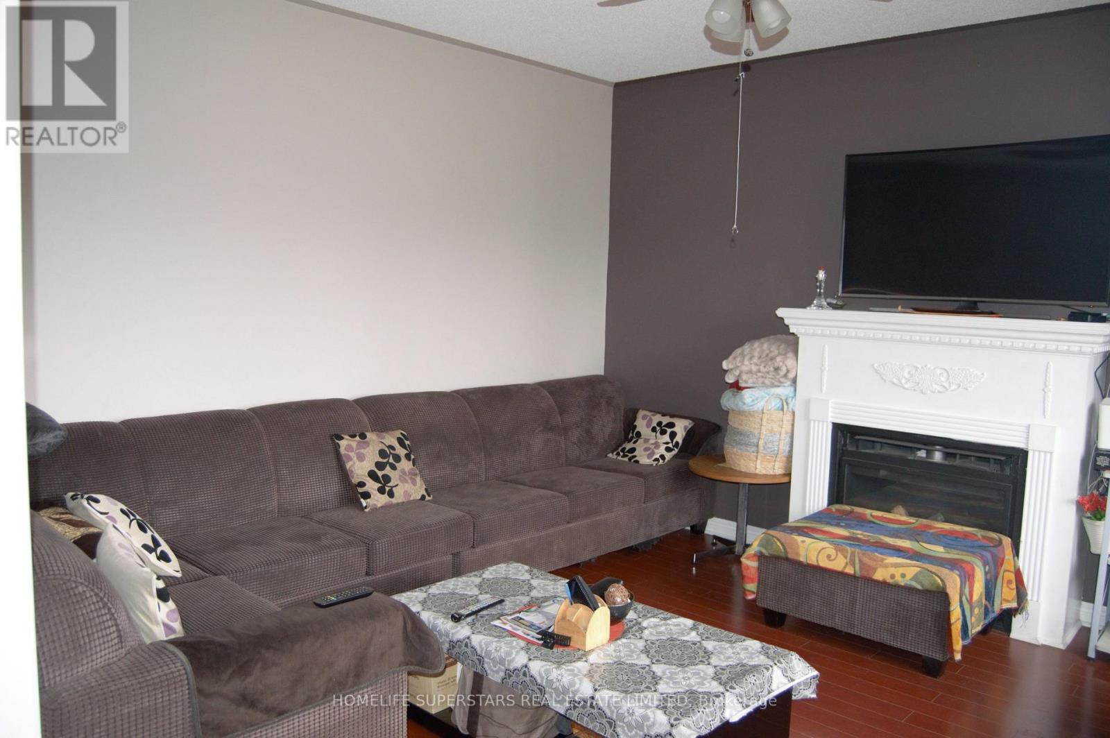 Property at 44 YORK STREET W image 3