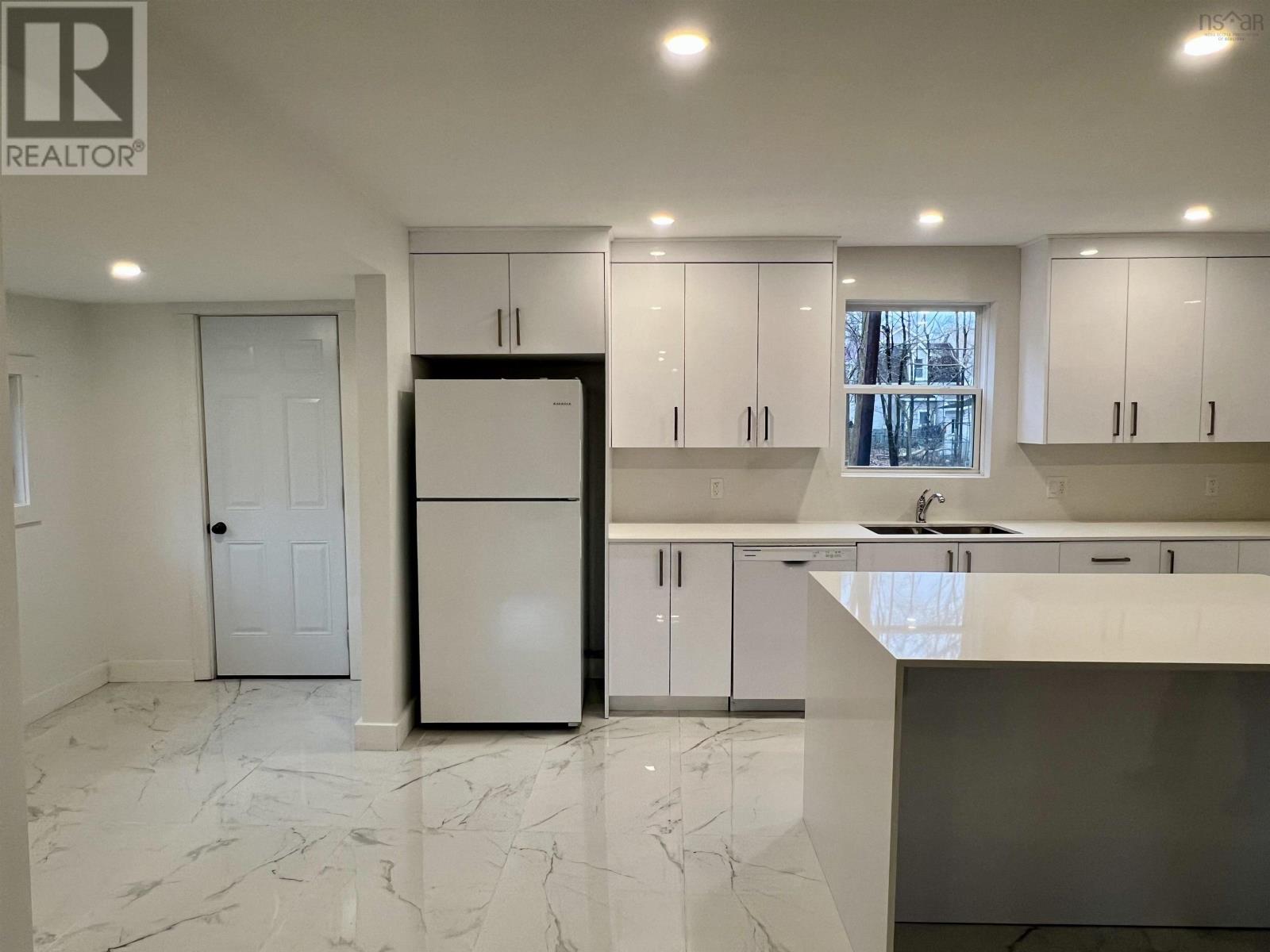 Property at 221 MacLean Street image 5