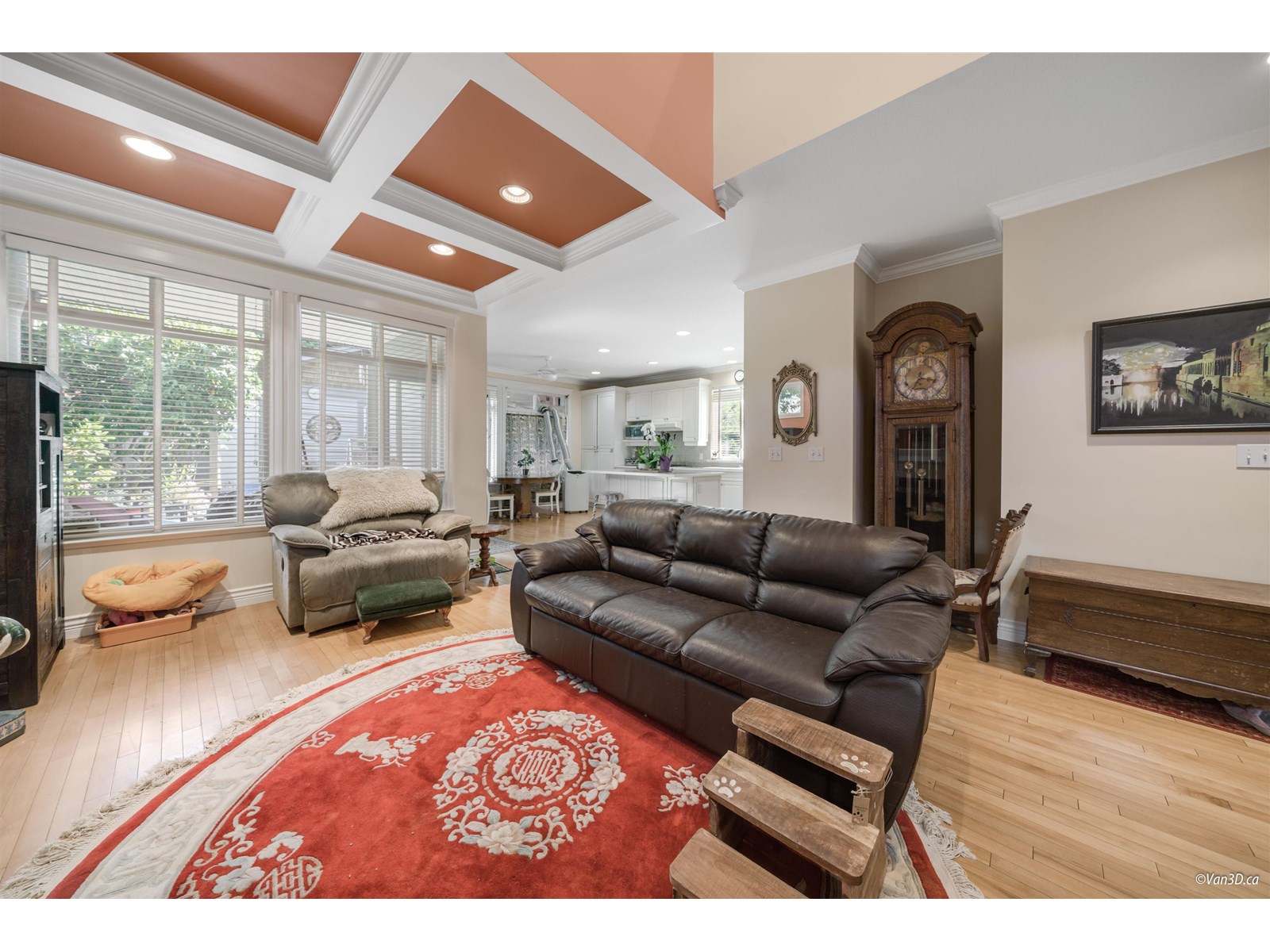 15210 29a Avenue, Surrey, British Columbia  V4P 3K4 - Photo 2 - R2981647