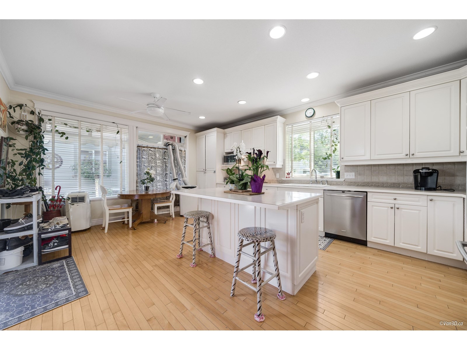 15210 29a Avenue, Surrey, British Columbia  V4P 3K4 - Photo 4 - R2981647