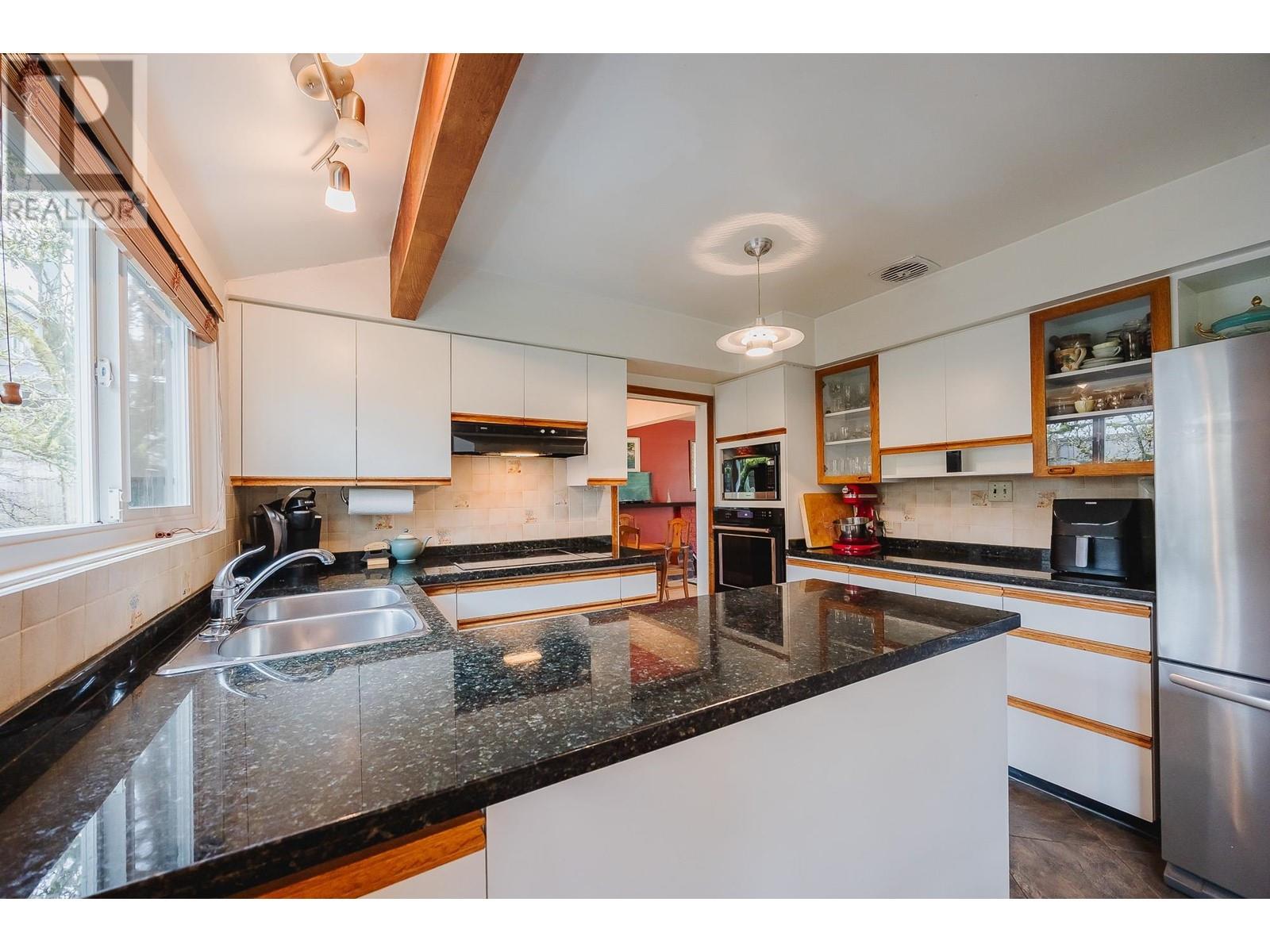 1316 Harbour Drive, Coquitlam, British Columbia  V3J 5T9 - Photo 8 - R2985322