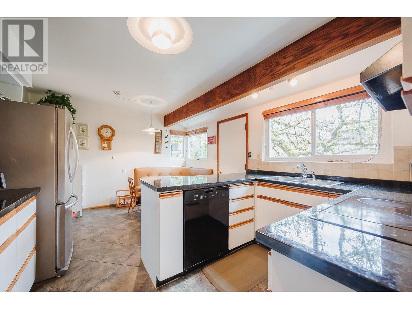 1316 Harbour Drive, Coquitlam, British Columbia  V3J 5T9 - Photo 9 - R2985322