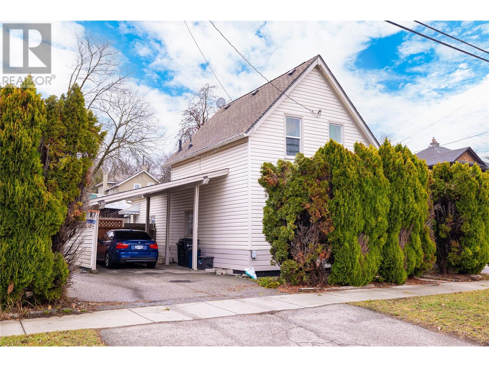 Property at 3009 26 Street image 2