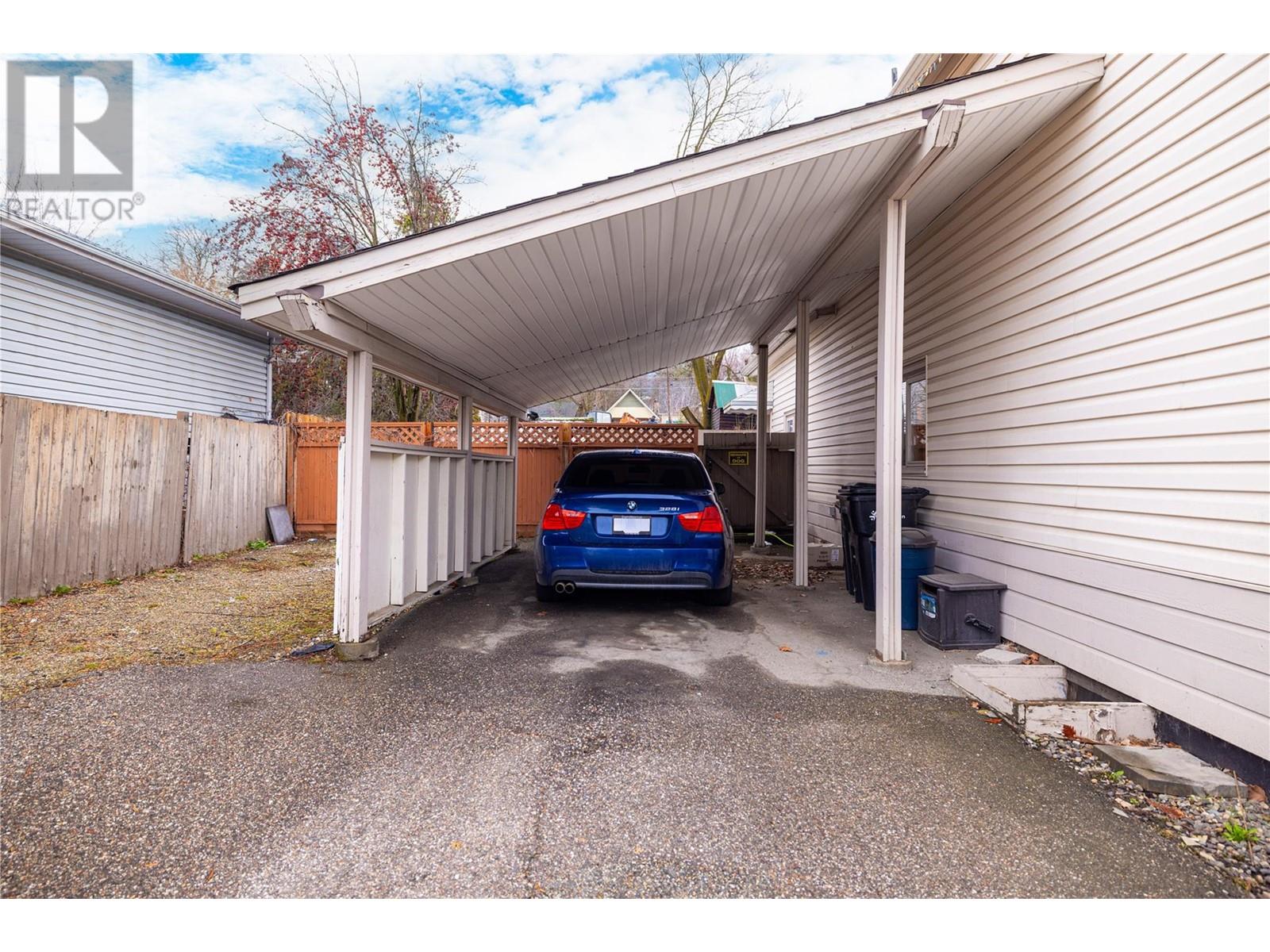 Property at 3009 26 Street image 3