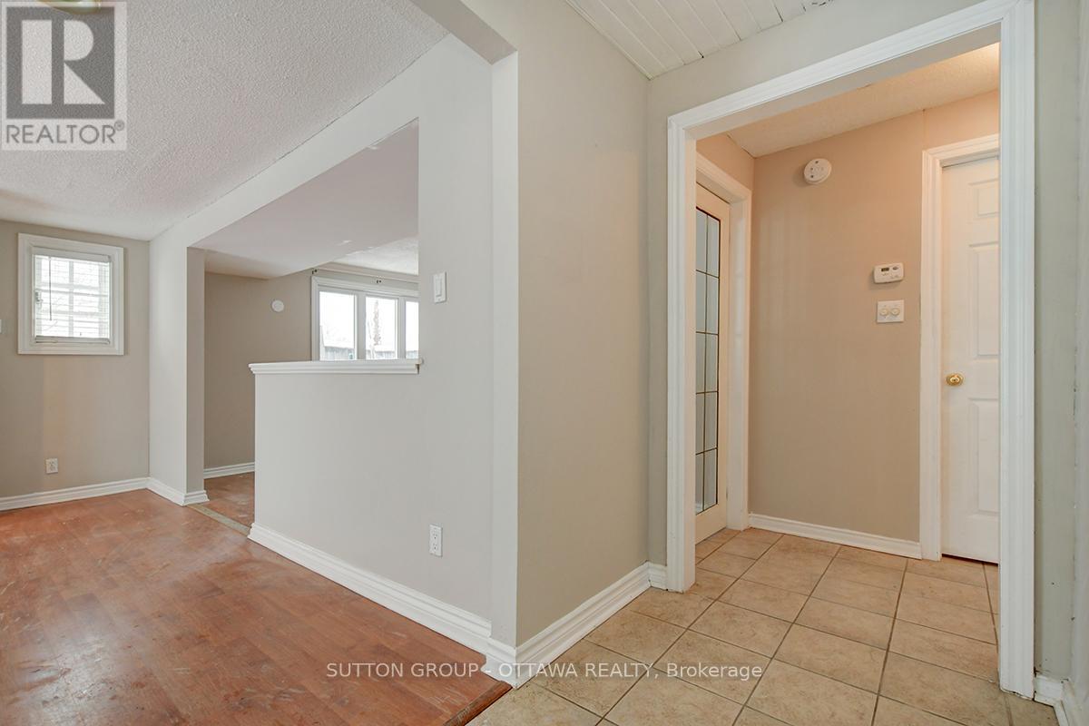 458 River Road, Ottawa, Ontario  K1V 1E7 - Photo 8 - X12058409