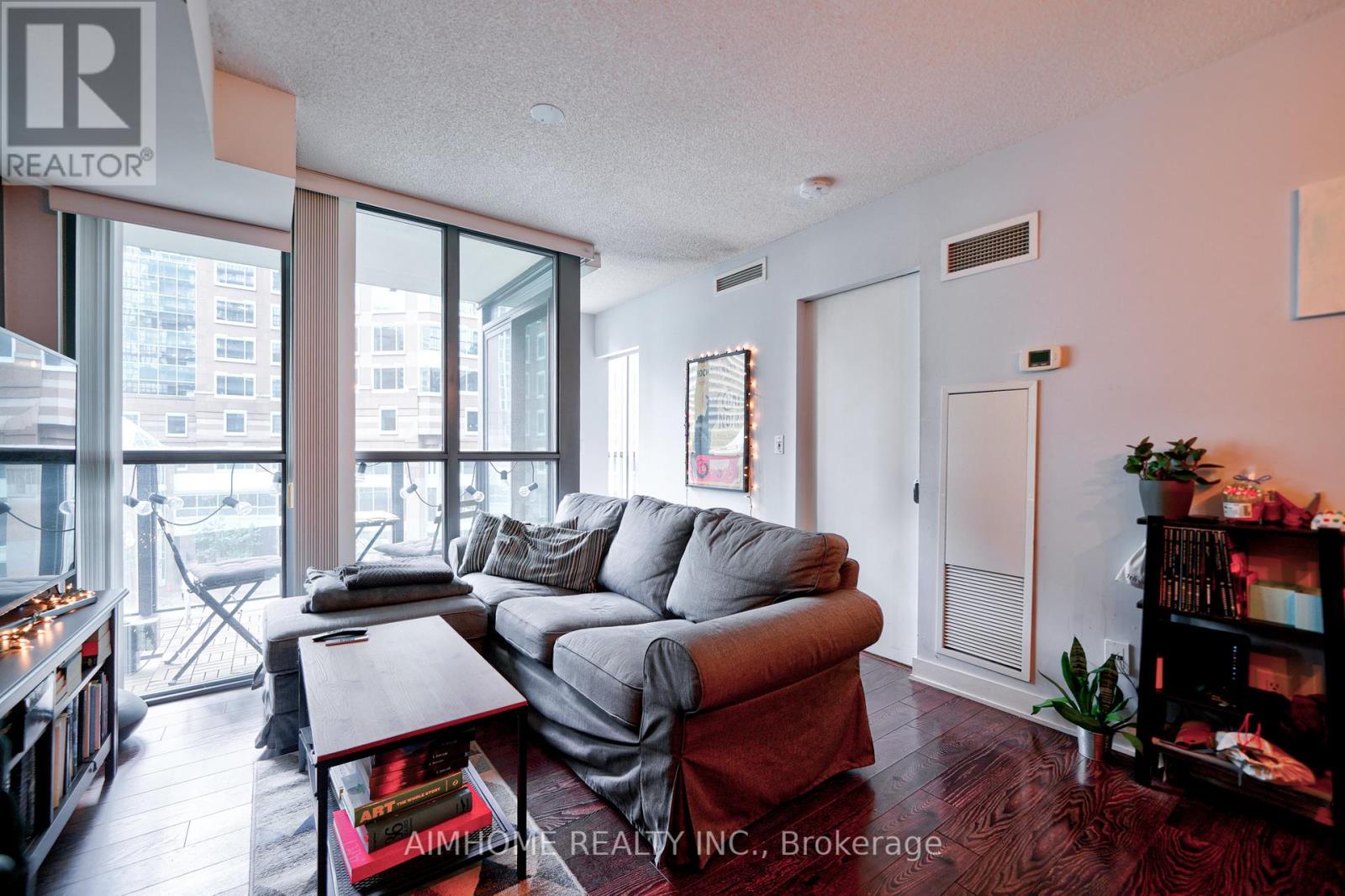 401 - 110 Charles Street E, Toronto, Ontario  M4Y 1T5 - Photo 14 - C12058423