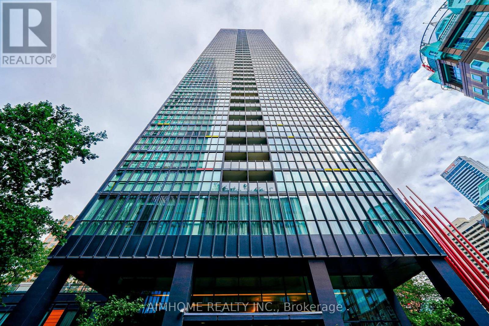 401 - 110 Charles Street E, Toronto, Ontario  M4Y 1T5 - Photo 2 - C12058423
