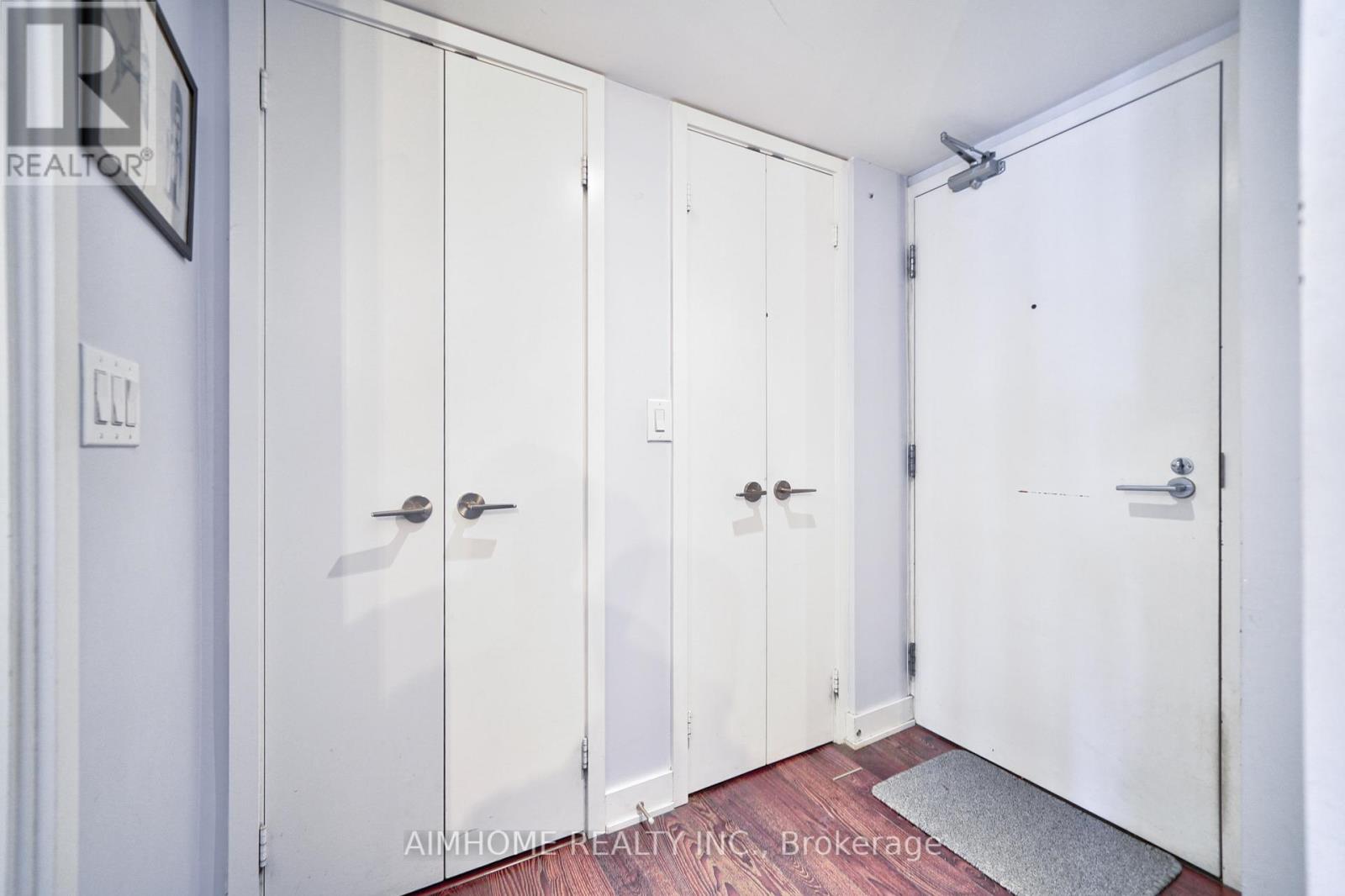 401 - 110 Charles Street E, Toronto, Ontario  M4Y 1T5 - Photo 6 - C12058423