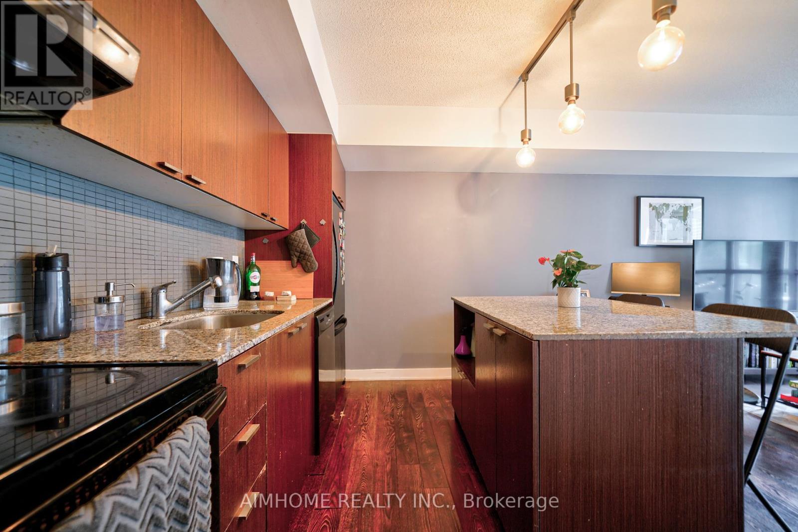 401 - 110 Charles Street E, Toronto, Ontario  M4Y 1T5 - Photo 9 - C12058423
