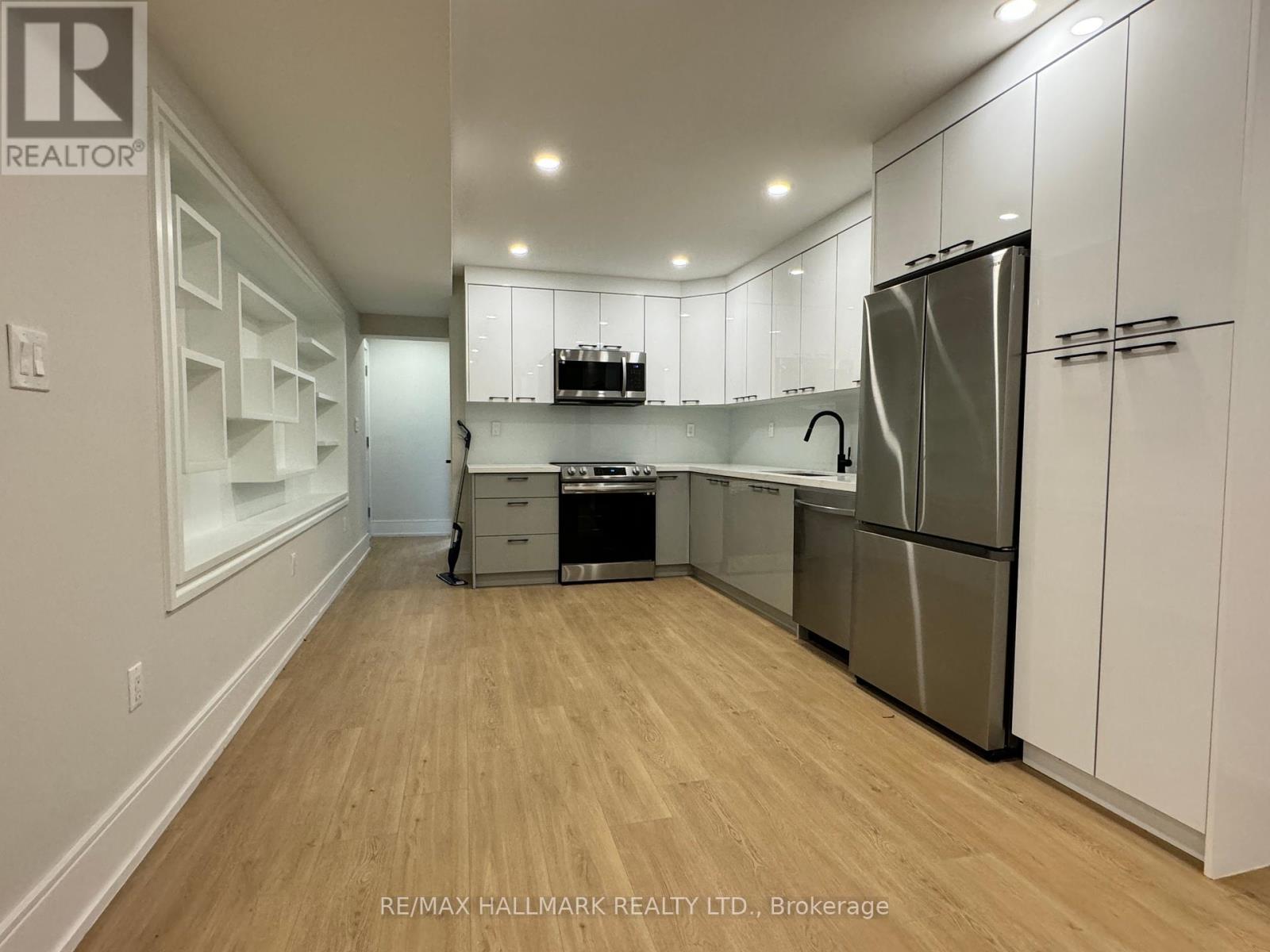 Main - 116 Bellevue Avenue, Toronto, Ontario  M5T 2N9 - Photo 2 - C12058429