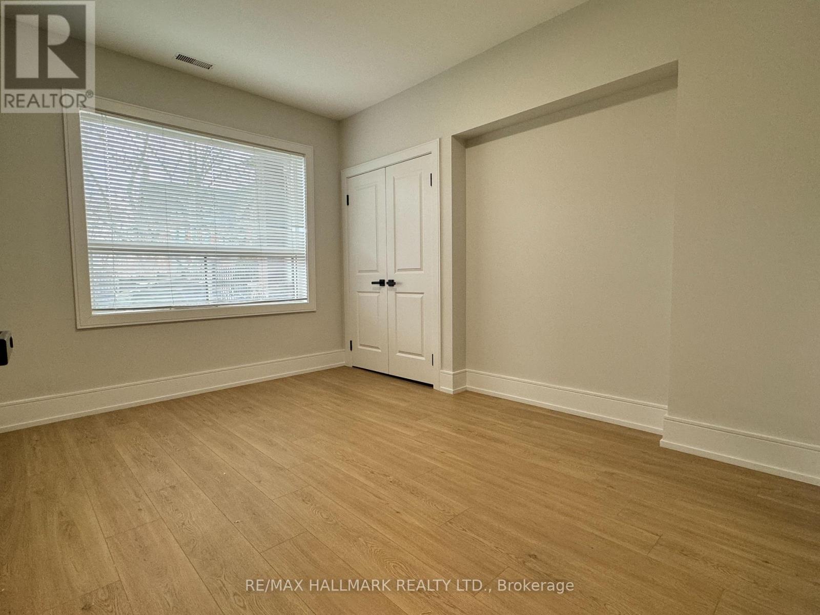 Main - 116 Bellevue Avenue, Toronto, Ontario  M5T 2N9 - Photo 5 - C12058429