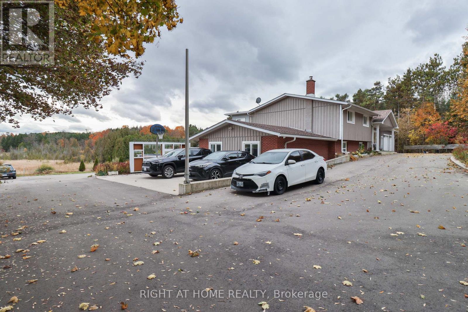 11433 Highway 9, Caledon (Palgrave), Ontario  L7E 0G6 - Photo 10 - W12058406