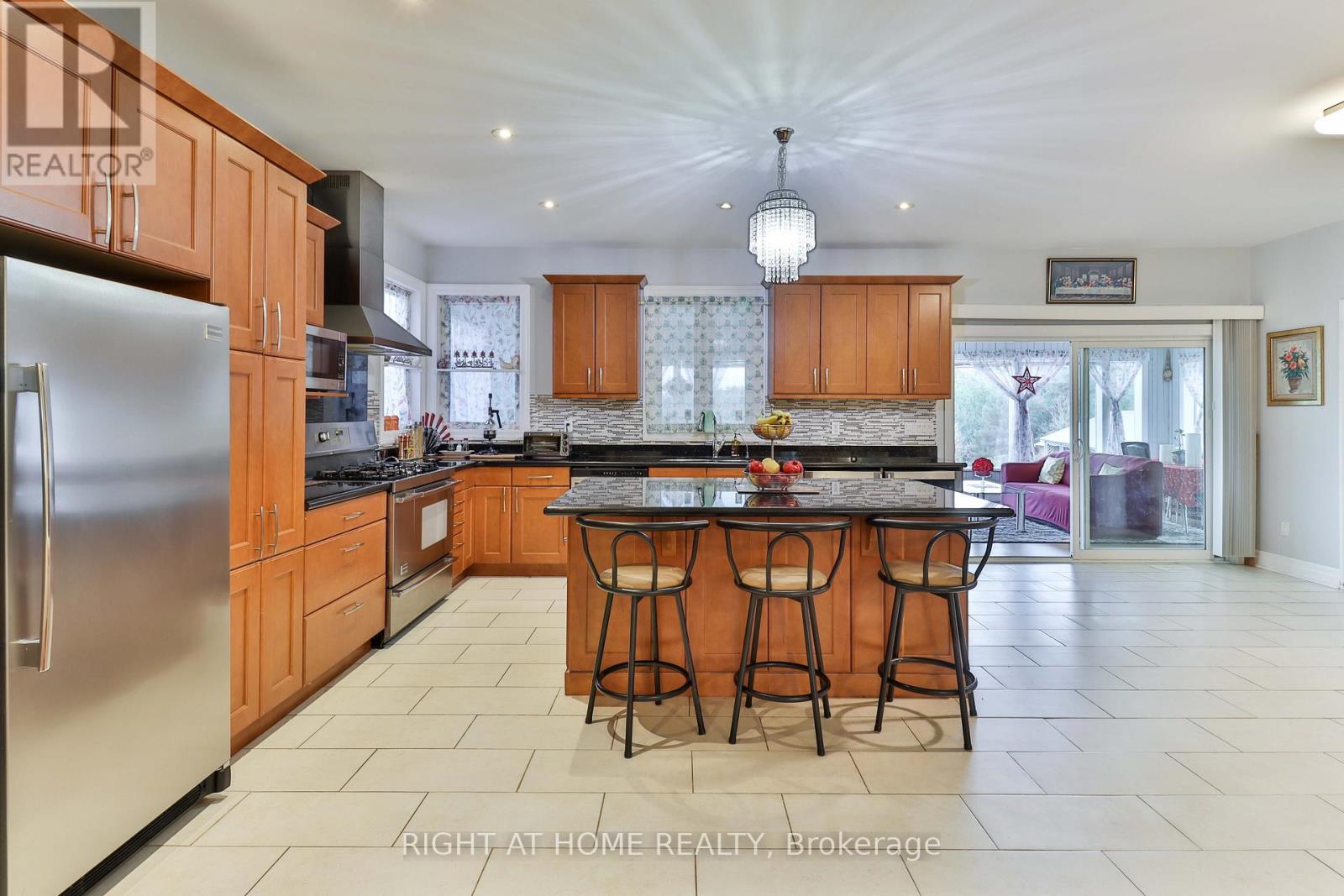 11433 Highway 9, Caledon (Palgrave), Ontario  L7E 0G6 - Photo 26 - W12058406