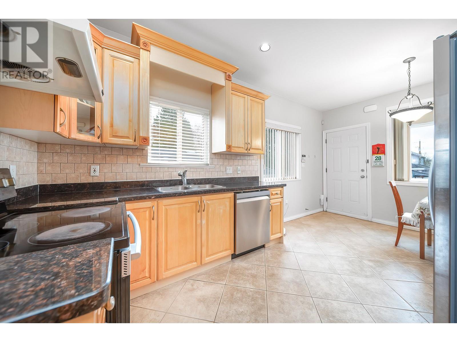 3320 E 43rd Avenue, Vancouver, British Columbia  V5R 3A1 - Photo 9 - R2982856