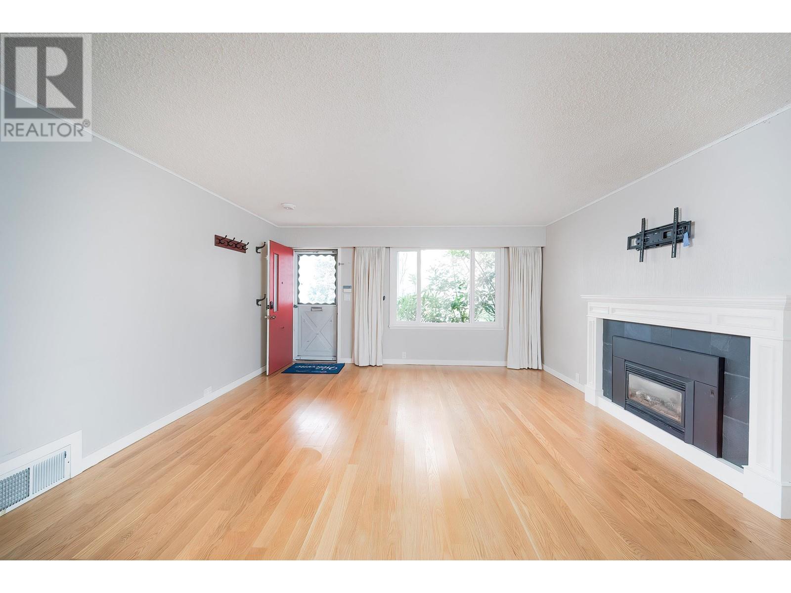 Property at 454 KELLY STREET image 3