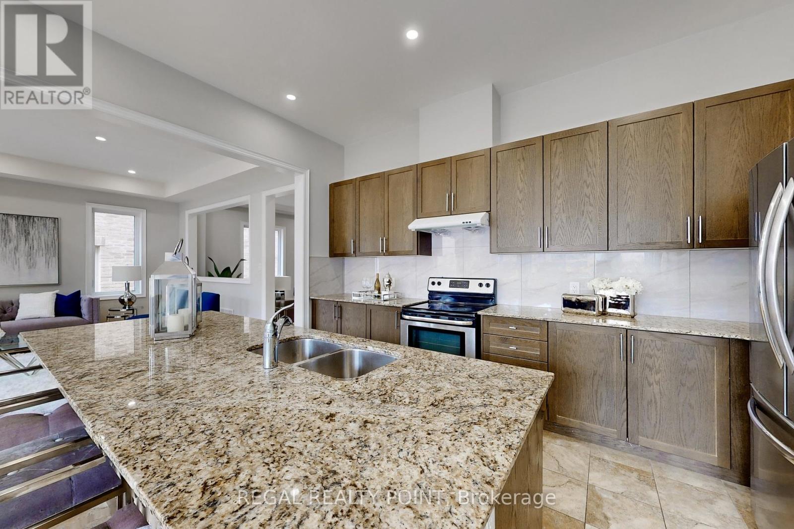 79 Wellspring Avenue, Richmond Hill, Ontario  L4E 1E8 - Photo 13 - N12058443