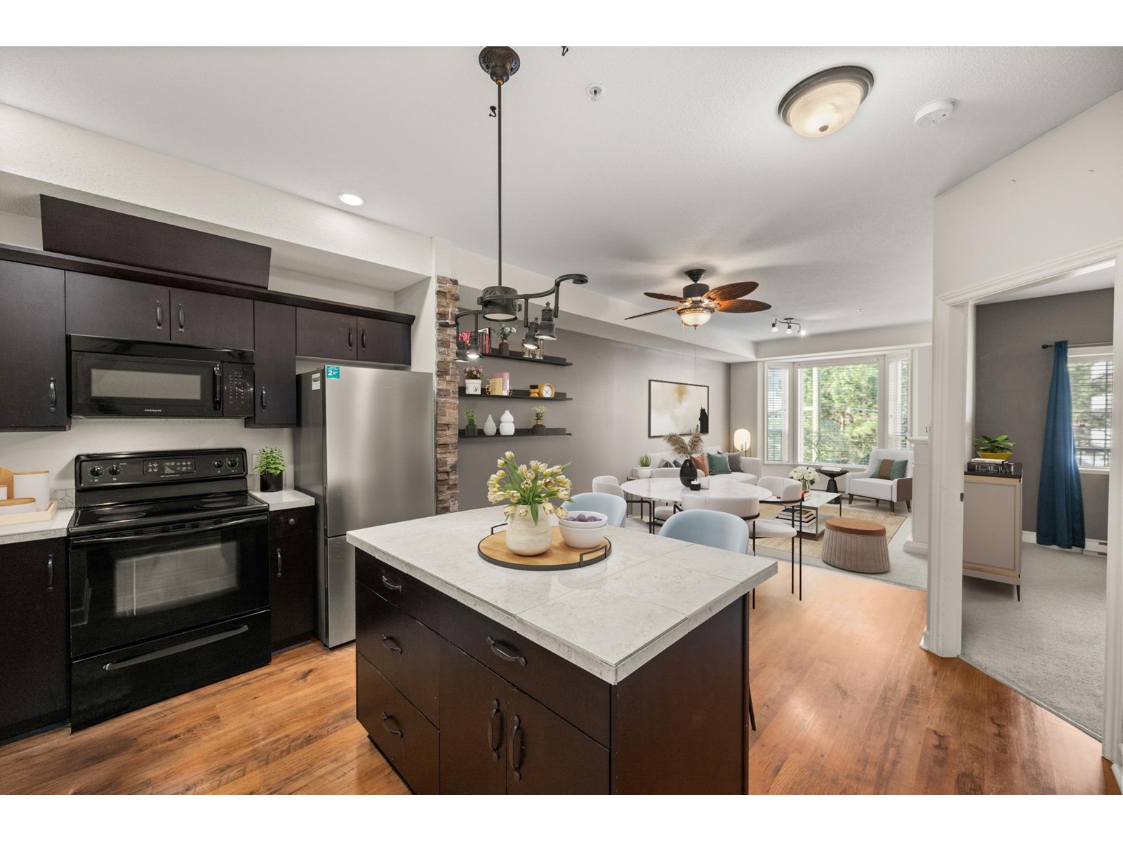 203 20281 53a Avenue, Langley, British Columbia  V3A 3V6 - Photo 3 - R2985236