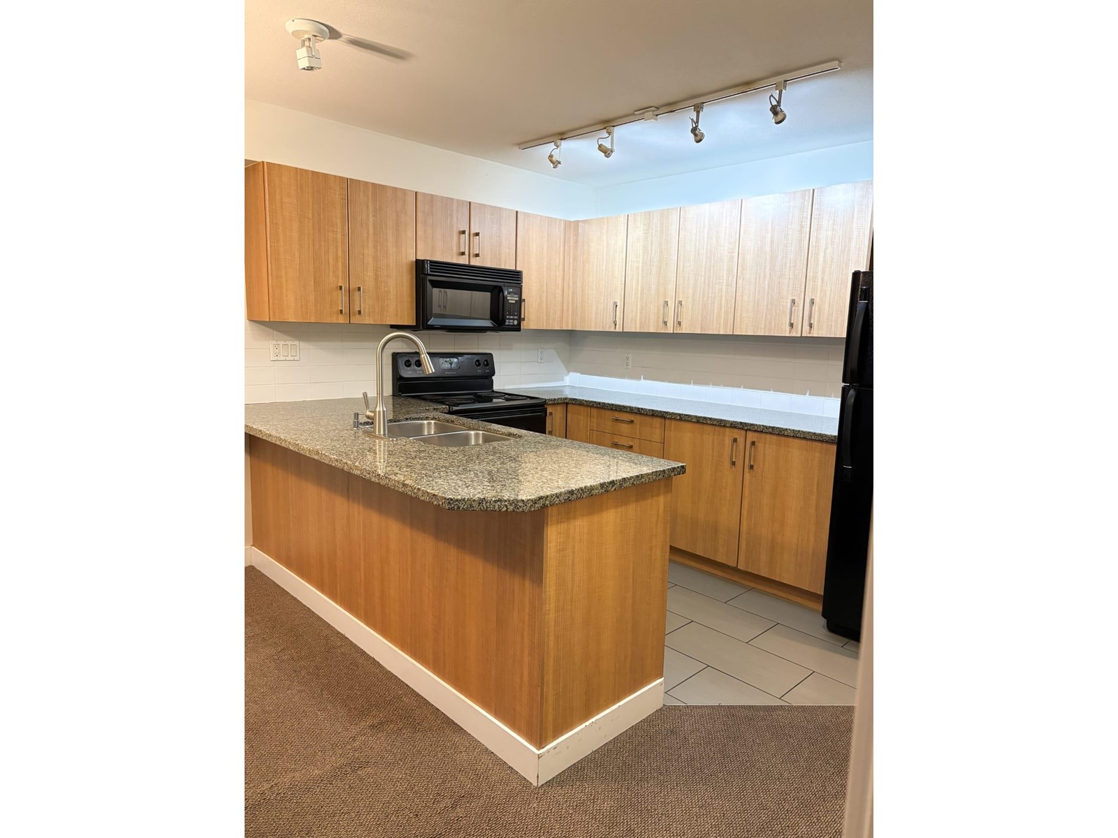 Property at 314 45555 YALE ROAD image 2