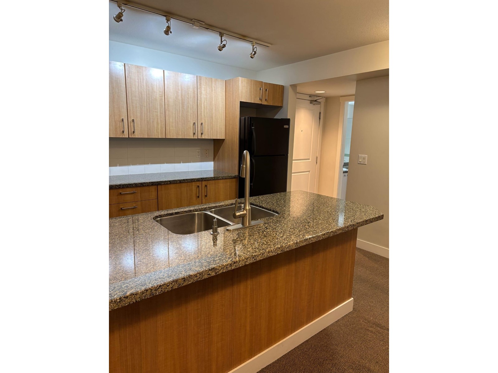 Property at 314 45555 YALE ROAD image 3
