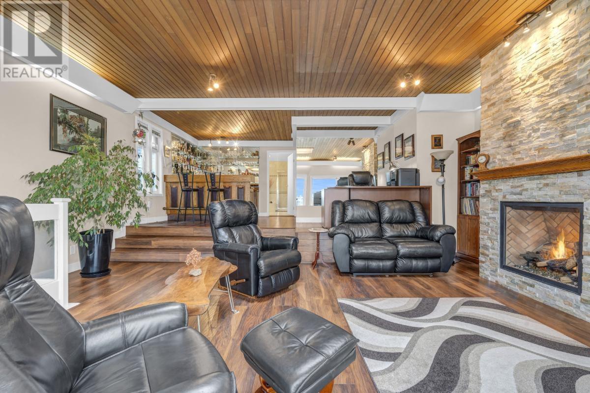 100 N Delta Avenue, Burnaby, British Columbia  V5B 1E6 - Photo 3 - R2983730