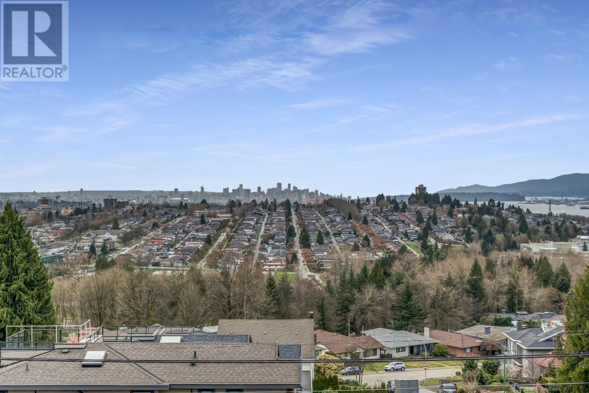 100 N Delta Avenue, Burnaby, British Columbia  V5B 1E6 - Photo 4 - R2983730