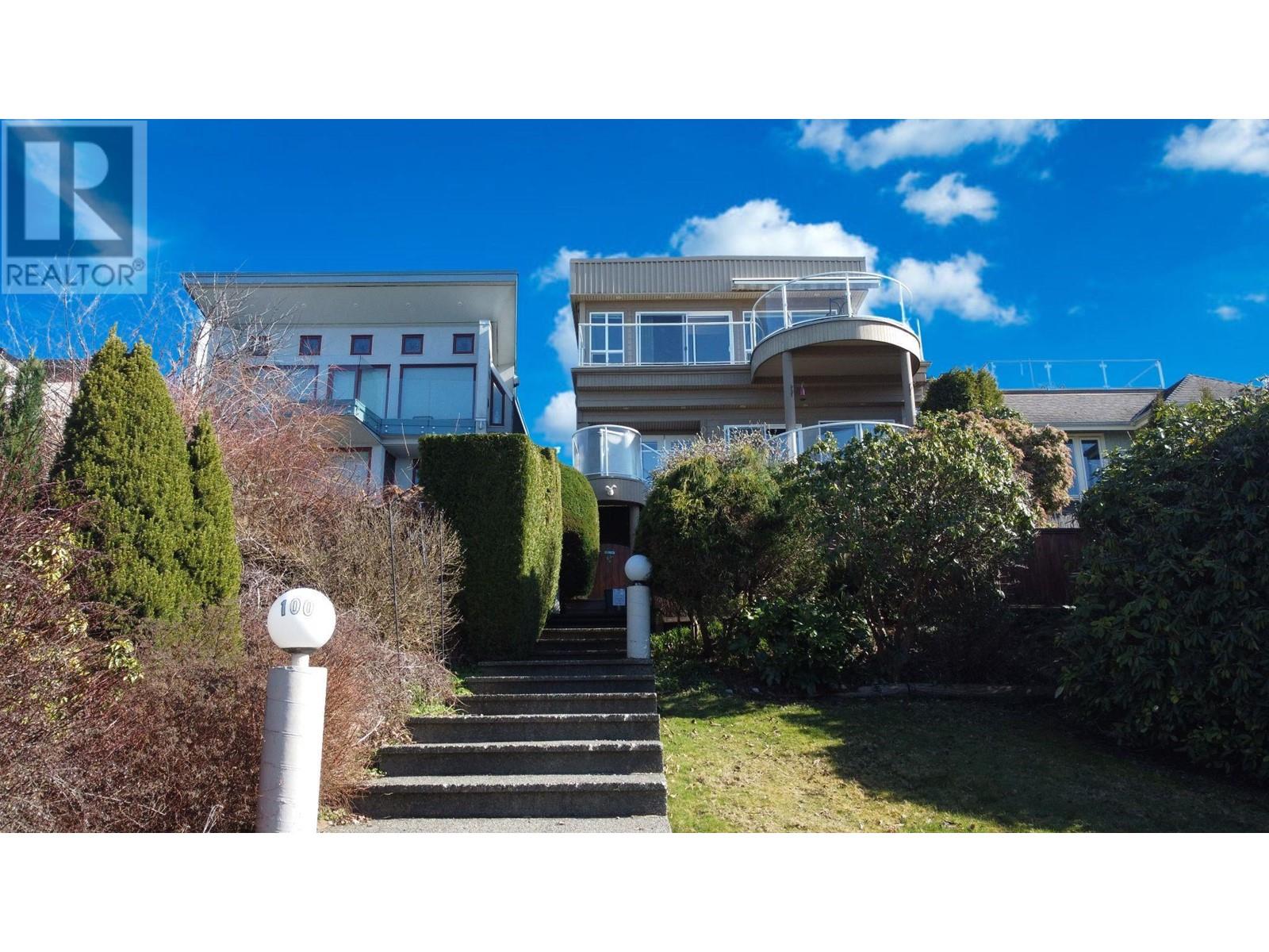 100 N Delta Avenue, Burnaby, British Columbia  V5B 1E6 - Photo 2 - R2983730