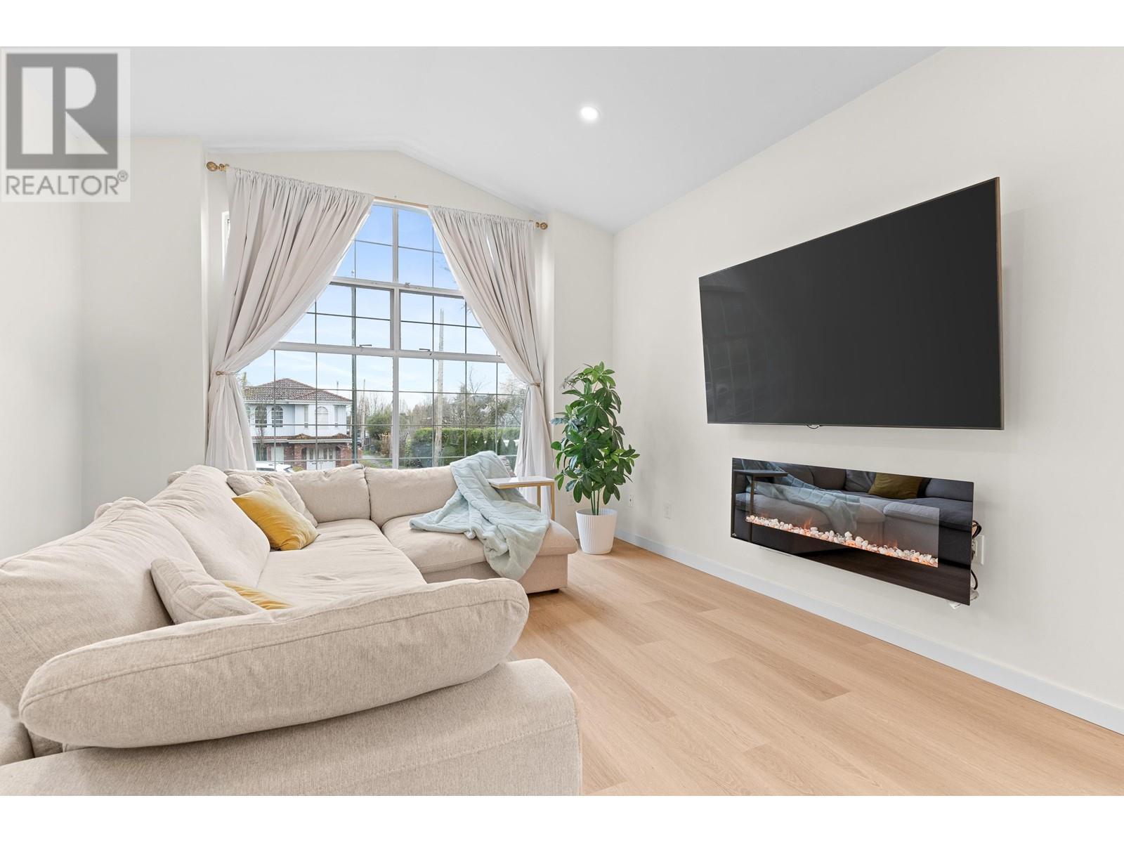 333 E 48th Avenue, Vancouver, British Columbia  V5W 2E2 - Photo 3 - R2985103
