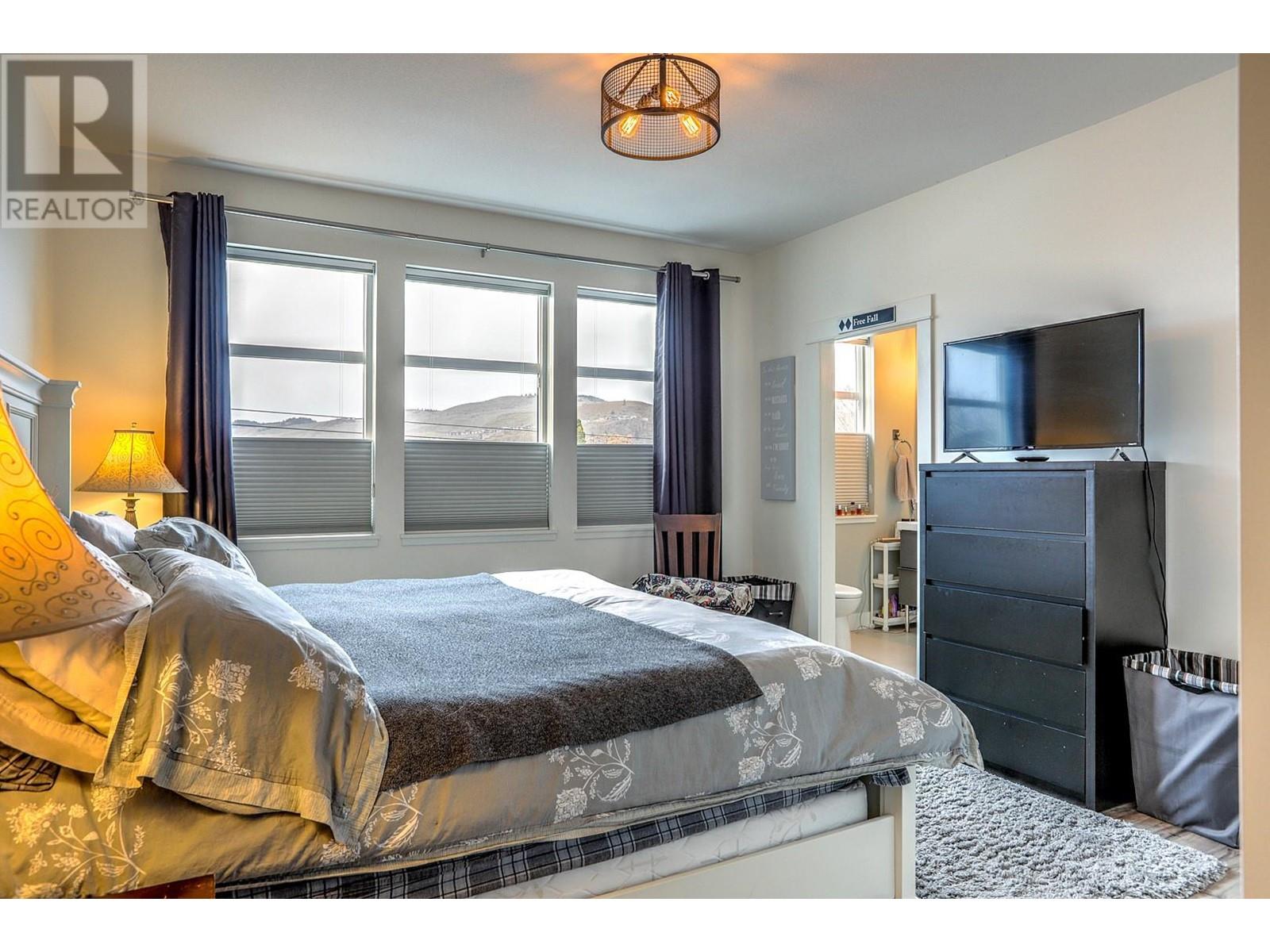 Property at 3203 25 Street Unit# B image 3