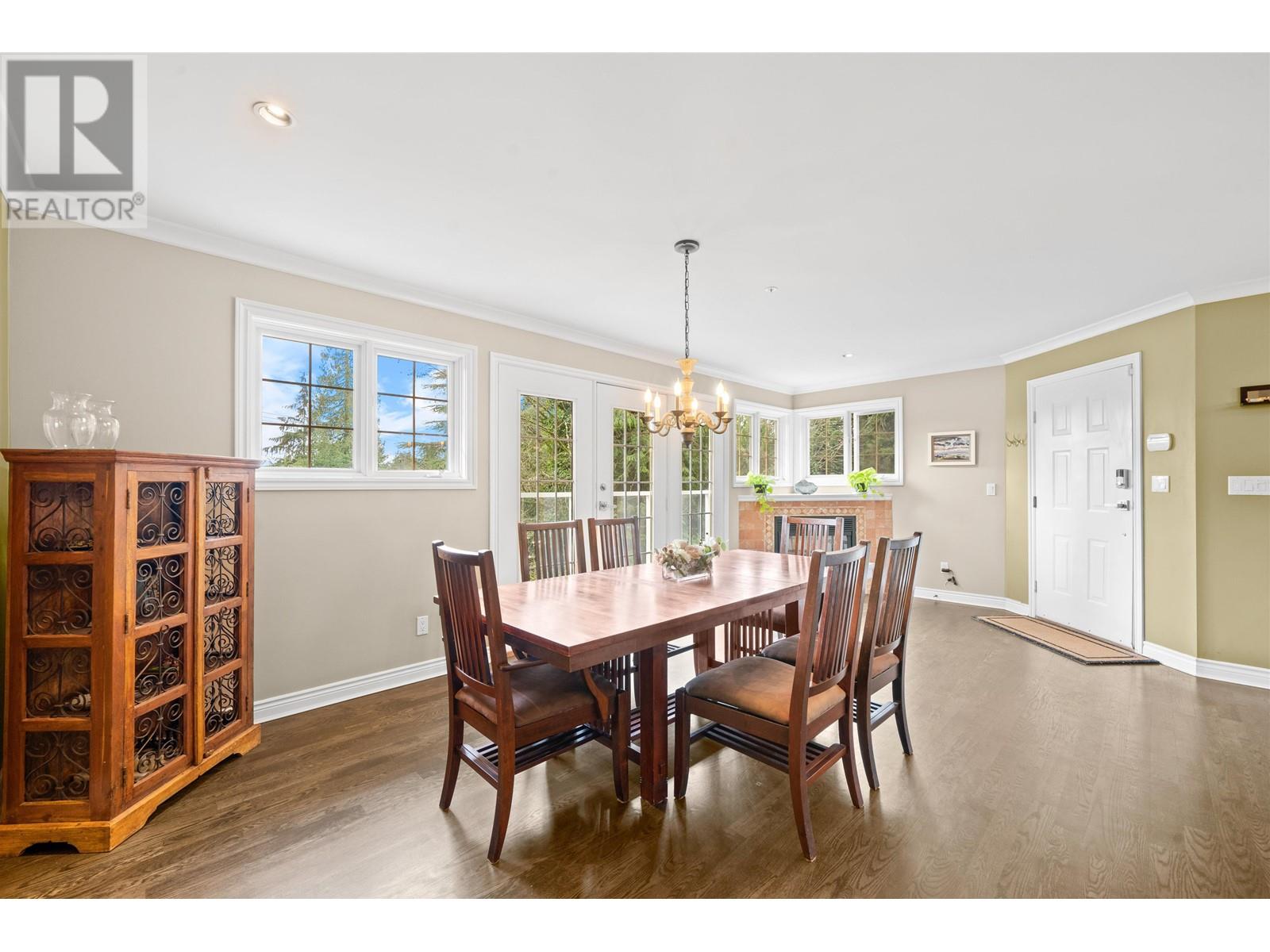 4622 Cove Cliff Road, North Vancouver, British Columbia  V7G 1H6 - Photo 11 - R2985603