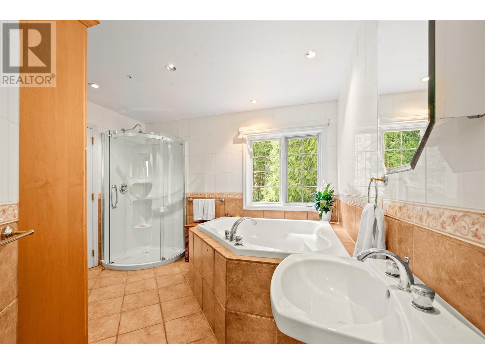 4622 Cove Cliff Road, North Vancouver, British Columbia  V7G 1H6 - Photo 23 - R2985603