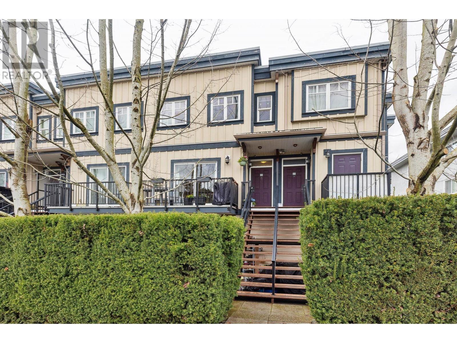 206 2263 TRIUMPH STREET, vancouver, British Columbia