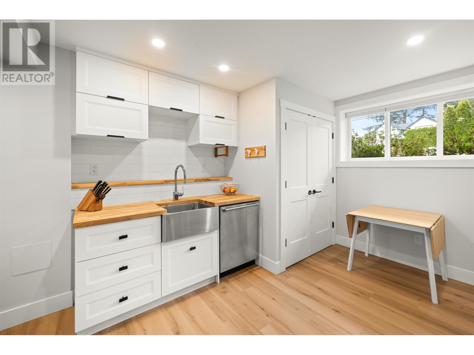 542 N Dollarton Highway, North Vancouver, British Columbia  V7G 1N2 - Photo 27 - R2985604