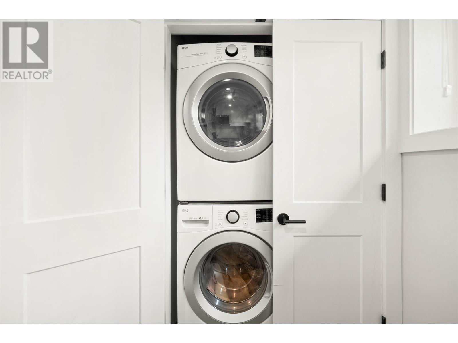 542 N Dollarton Highway, North Vancouver, British Columbia  V7G 1N2 - Photo 30 - R2985604