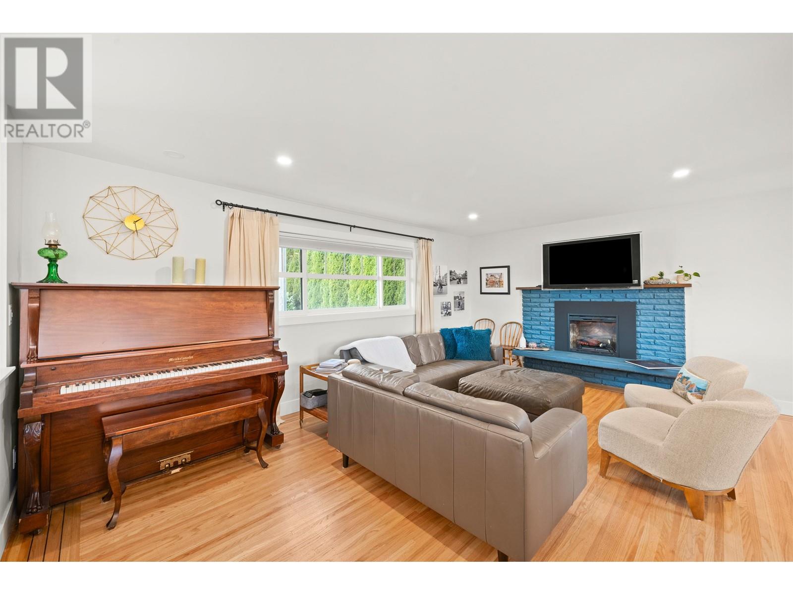 542 N Dollarton Highway, North Vancouver, British Columbia  V7G 1N2 - Photo 16 - R2985604