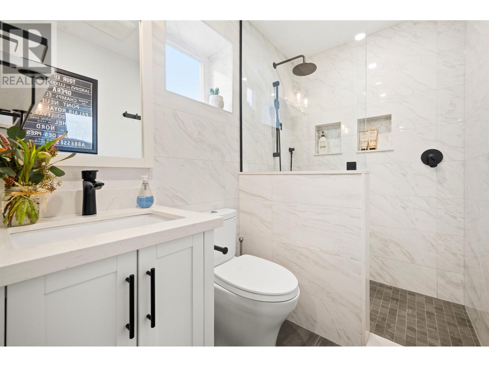 542 N Dollarton Highway, North Vancouver, British Columbia  V7G 1N2 - Photo 26 - R2985604