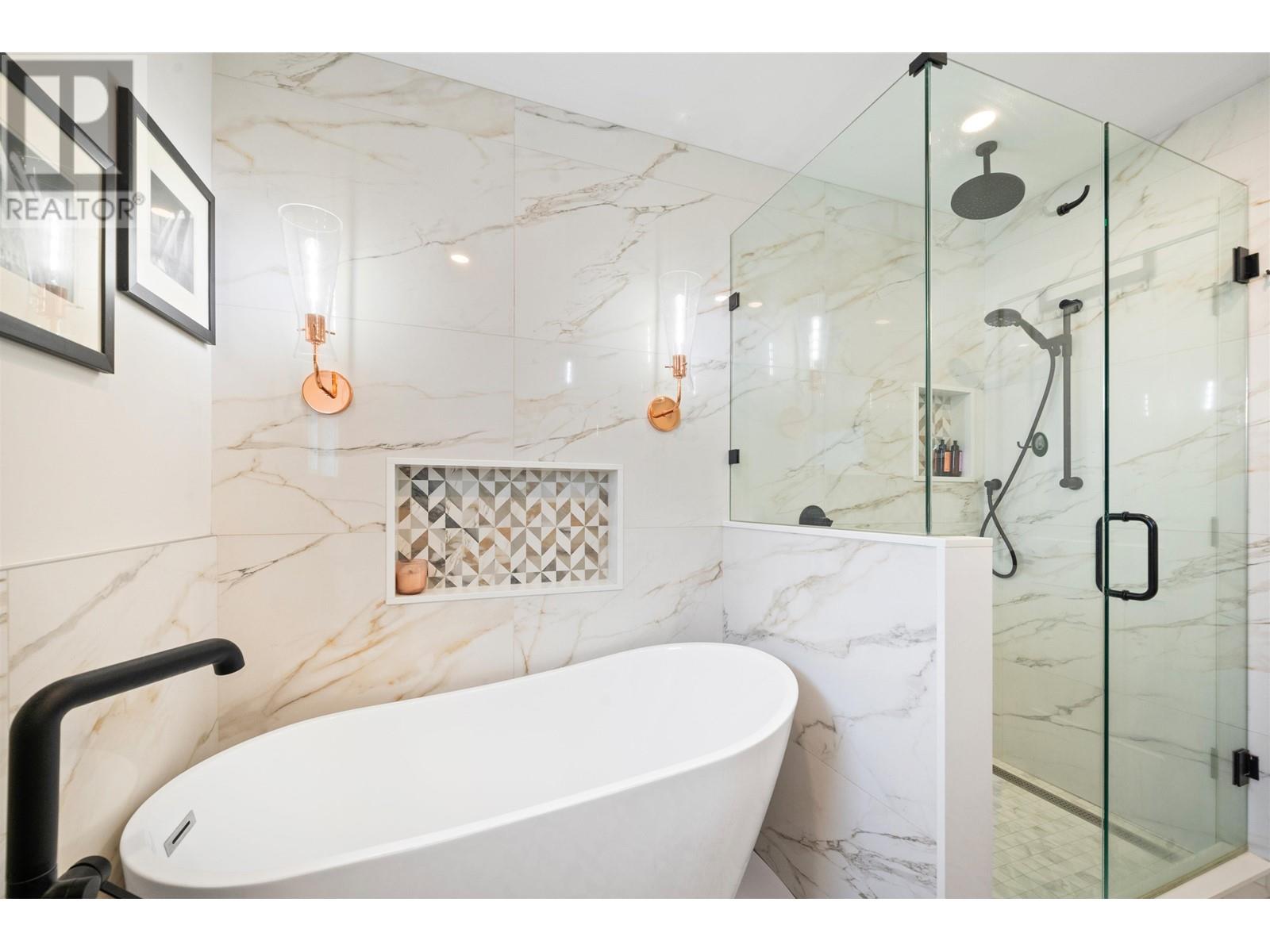 542 N Dollarton Highway, North Vancouver, British Columbia  V7G 1N2 - Photo 20 - R2985604