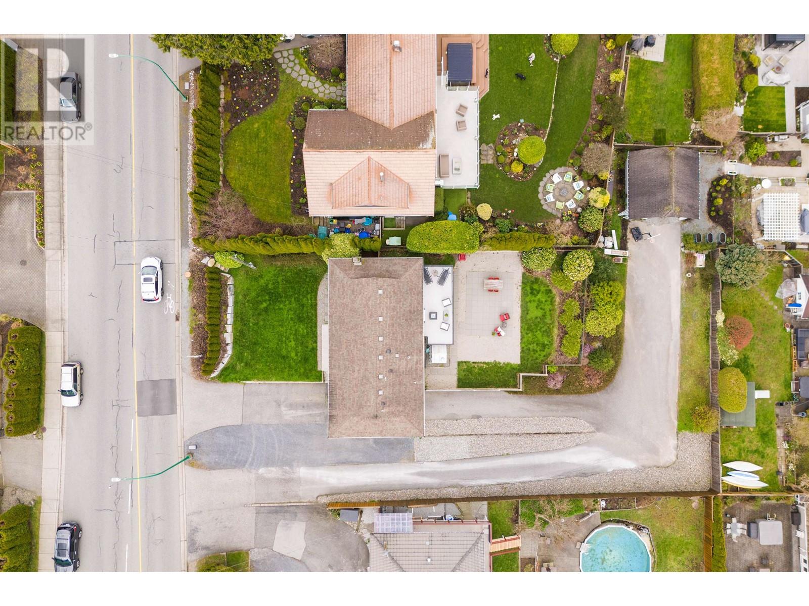 542 N Dollarton Highway, North Vancouver, British Columbia  V7G 1N2 - Photo 38 - R2985604