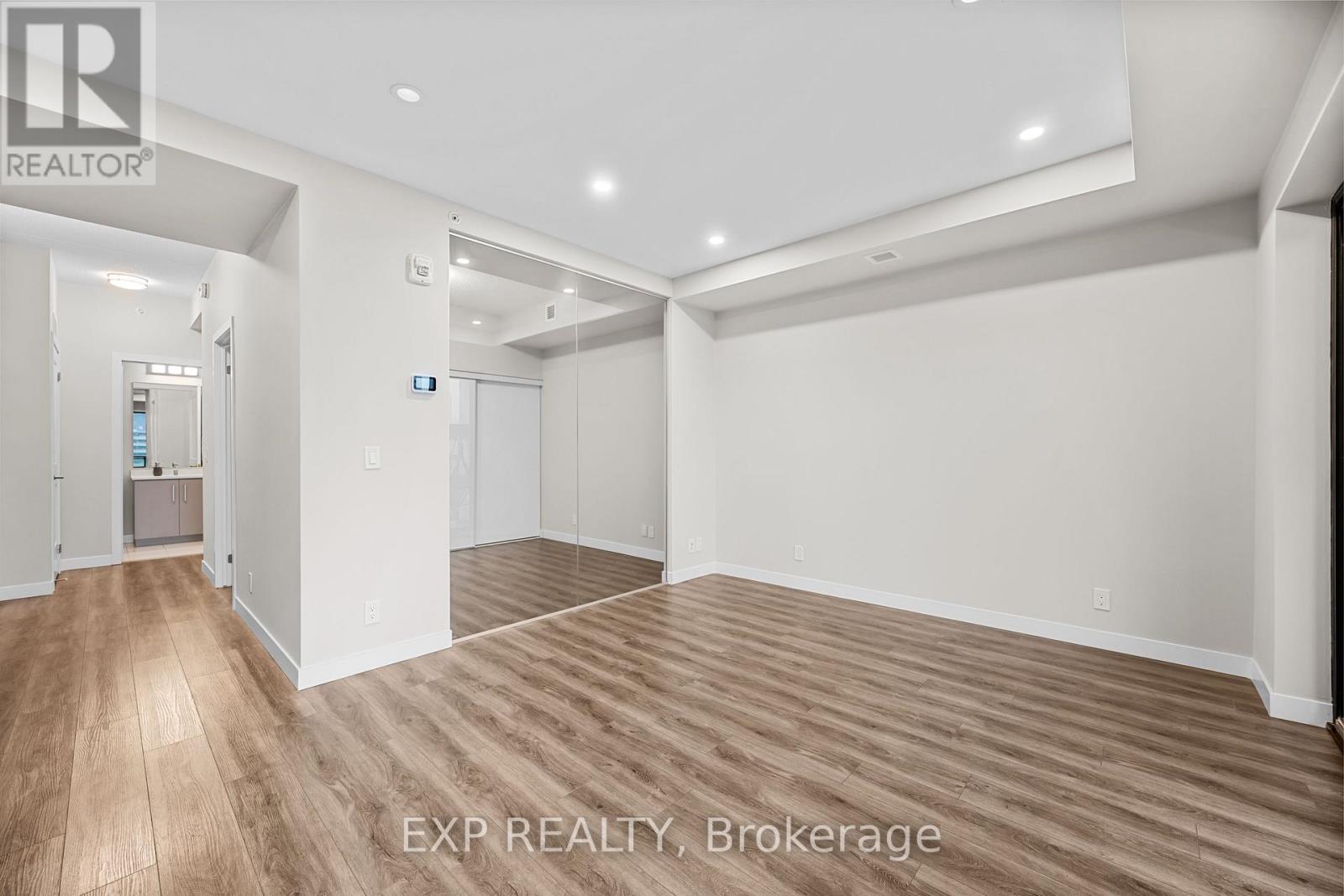601 - 15 Queen Street S, Hamilton, Ontario  L8P 0C6 - Photo 8 - X12058510