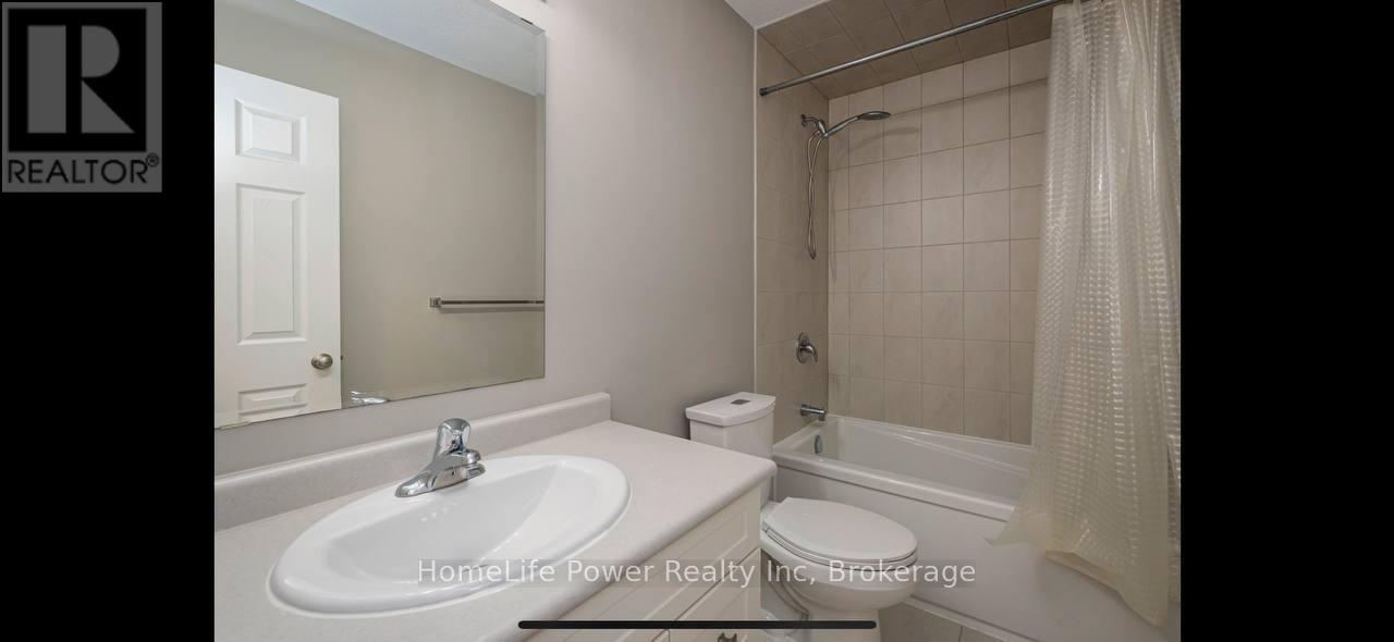 10 Wheat Lane, Kitchener, Ontario  N2R 1R7 - Photo 7 - X12058515