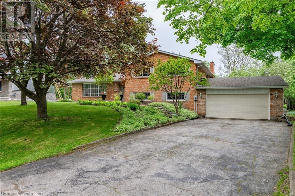 Property at 11 COACHMAN Crescent image 2