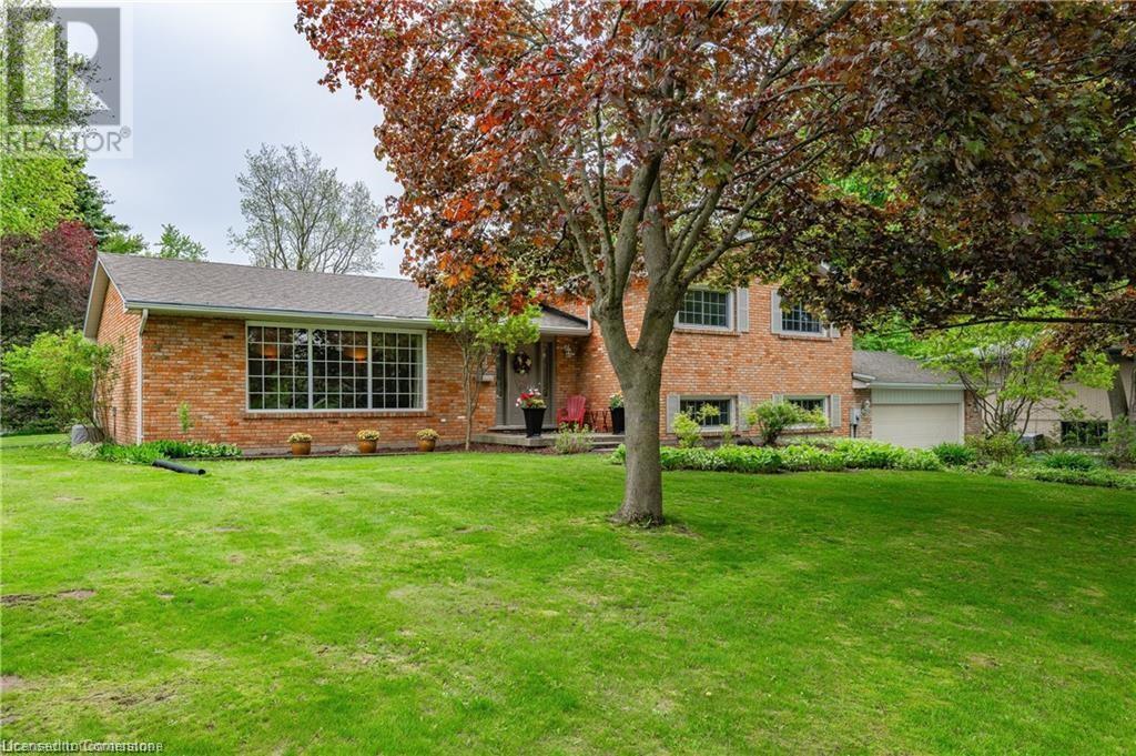 Property at 11 COACHMAN Crescent image 3
