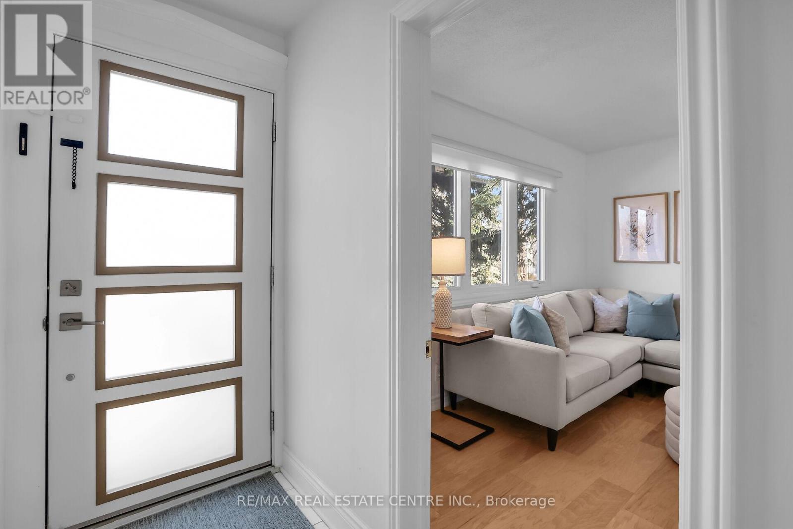 Property at 104 GIBSON STREET image 3