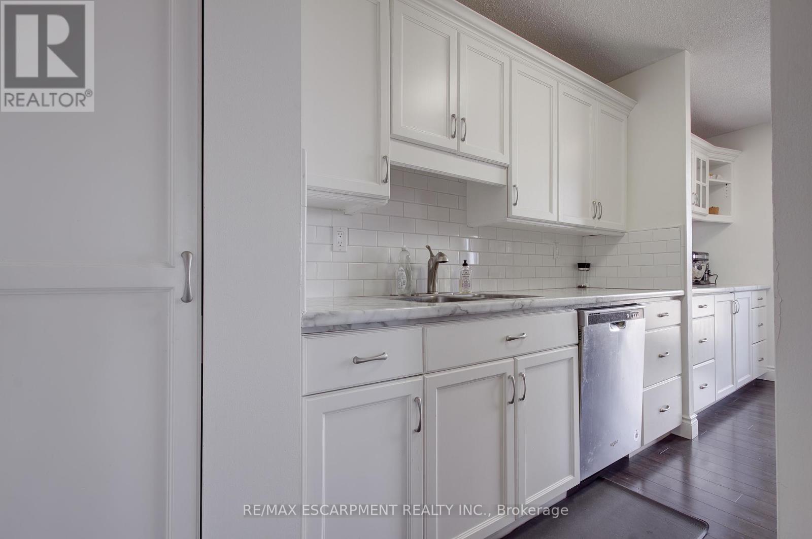 1406 - 222 Jackson Street W, Hamilton, Ontario  L8P 4S5 - Photo 10 - X12058538