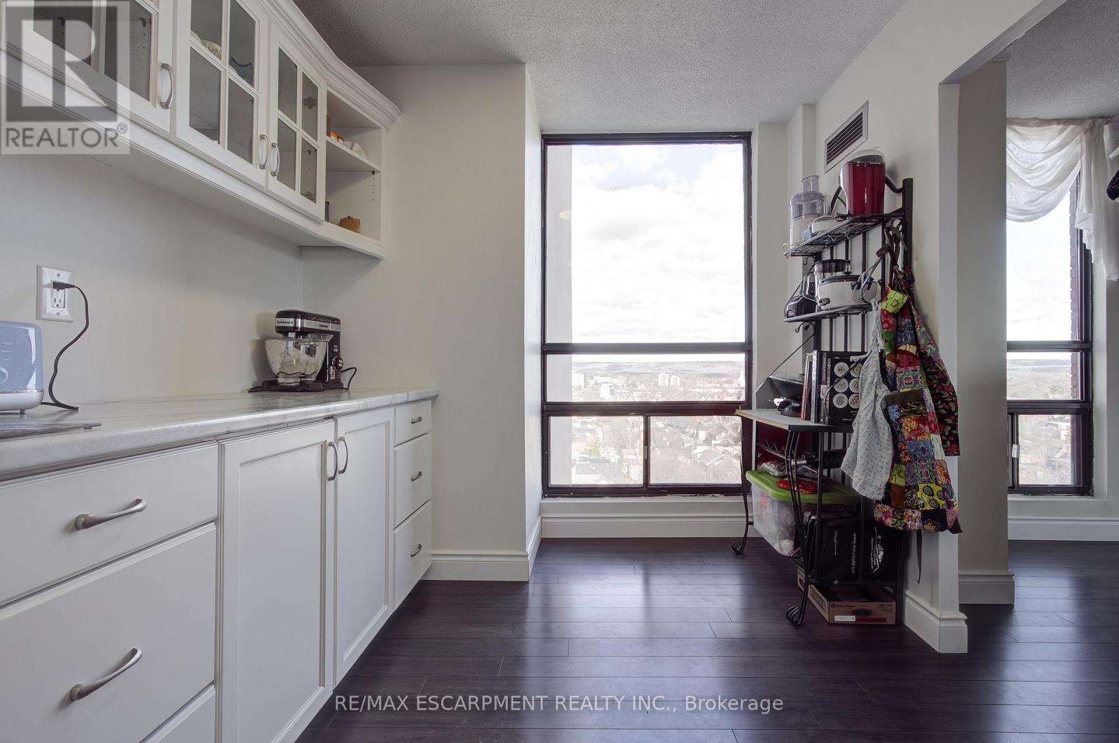 1406 - 222 Jackson Street W, Hamilton, Ontario  L8P 4S5 - Photo 12 - X12058538